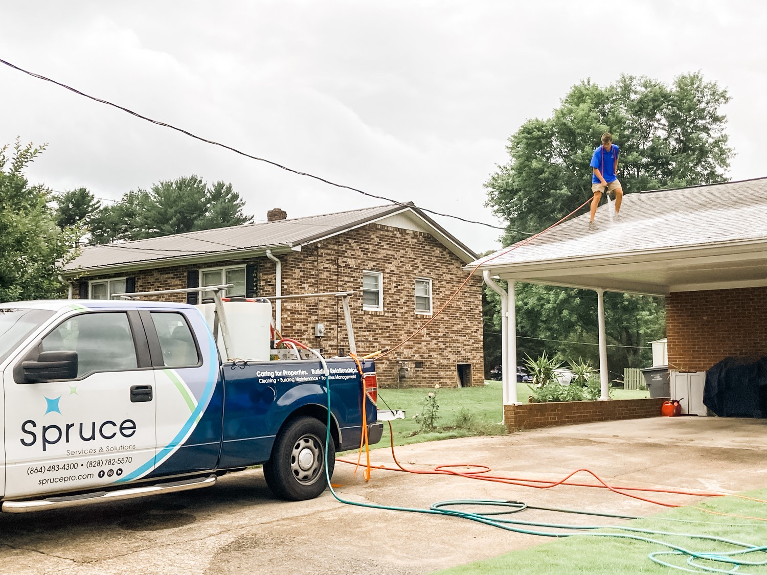 roof cleaning Greenville SC