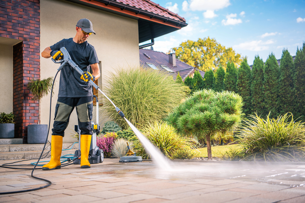 soft washing vs pressure washing